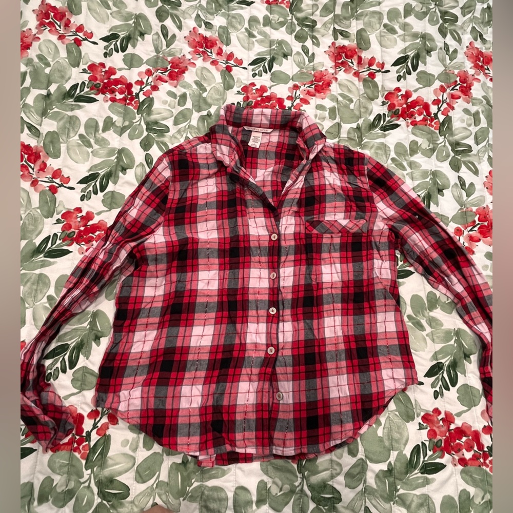 ⚪️Victoria's Secret Red and Pink Plaid Pajama Top